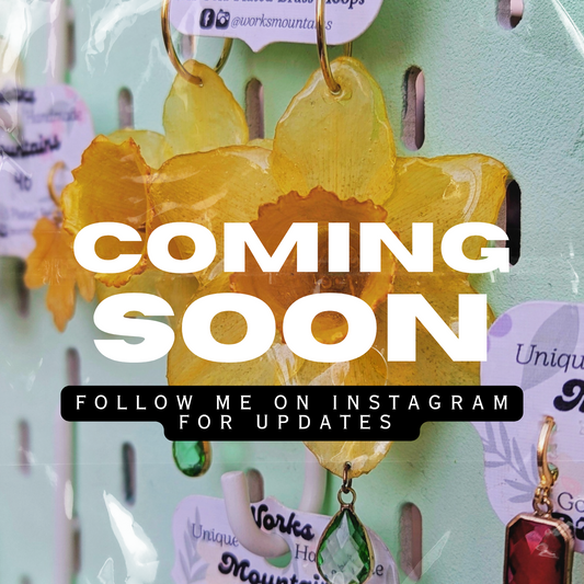 Daffodils | Dangling